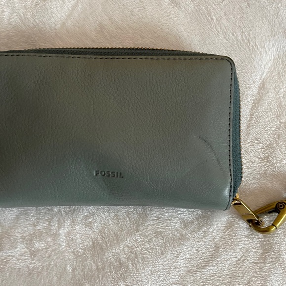 Fossil wallet/wristlet - Picture 3 of 3